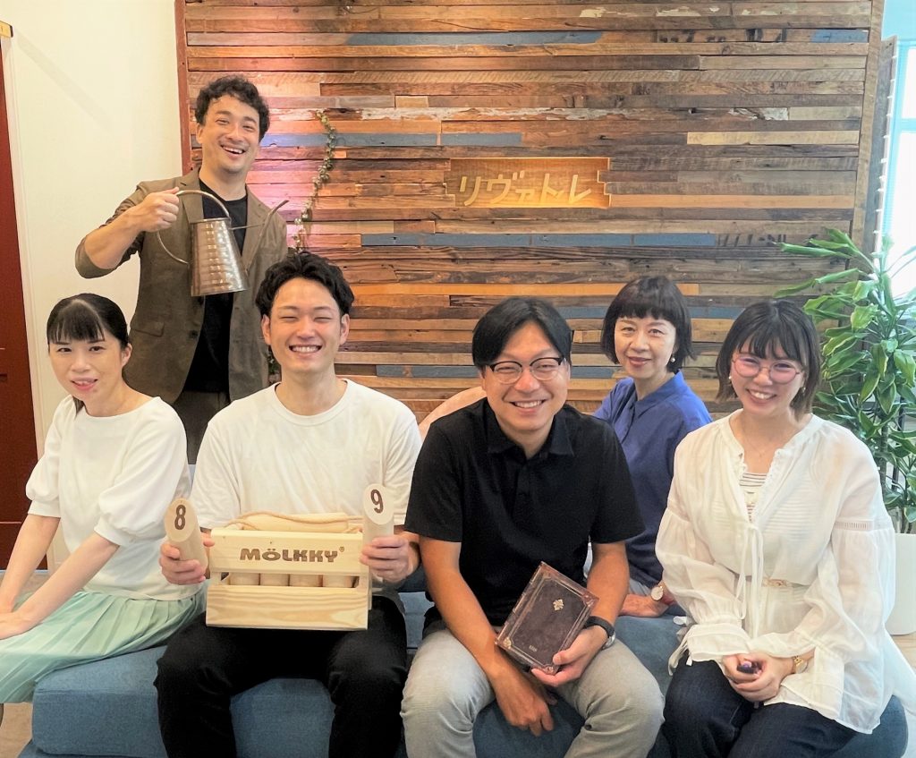 リヴァトレ仙台本町(写真左から)本多、吉田、宮崎、千葉、菅原、来迎